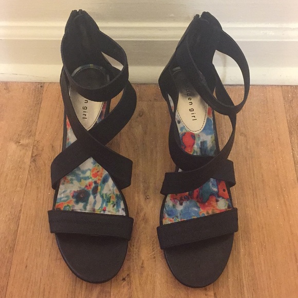 Madden Girl Black wedges - Picture 4 of 4